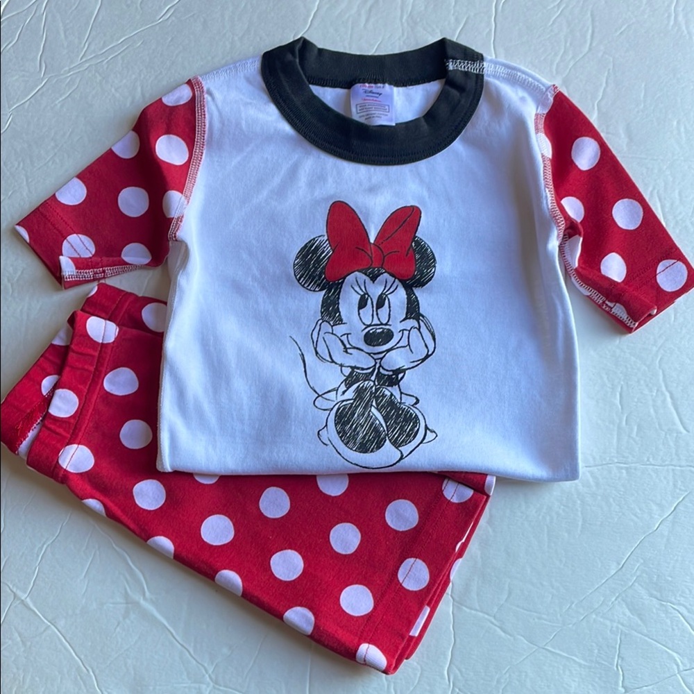 Like new 5T Hanna Andersson Disney Minnie Mouse pajamas